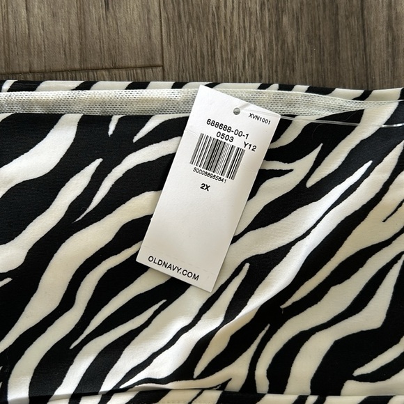 NWT Old Navy Plus Size Bathing Suit Bottom - Picture 2 of 2